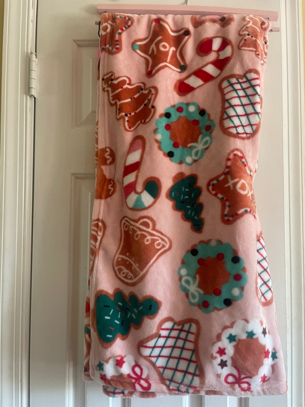 Pink Holiday Fleece Throw Blanket